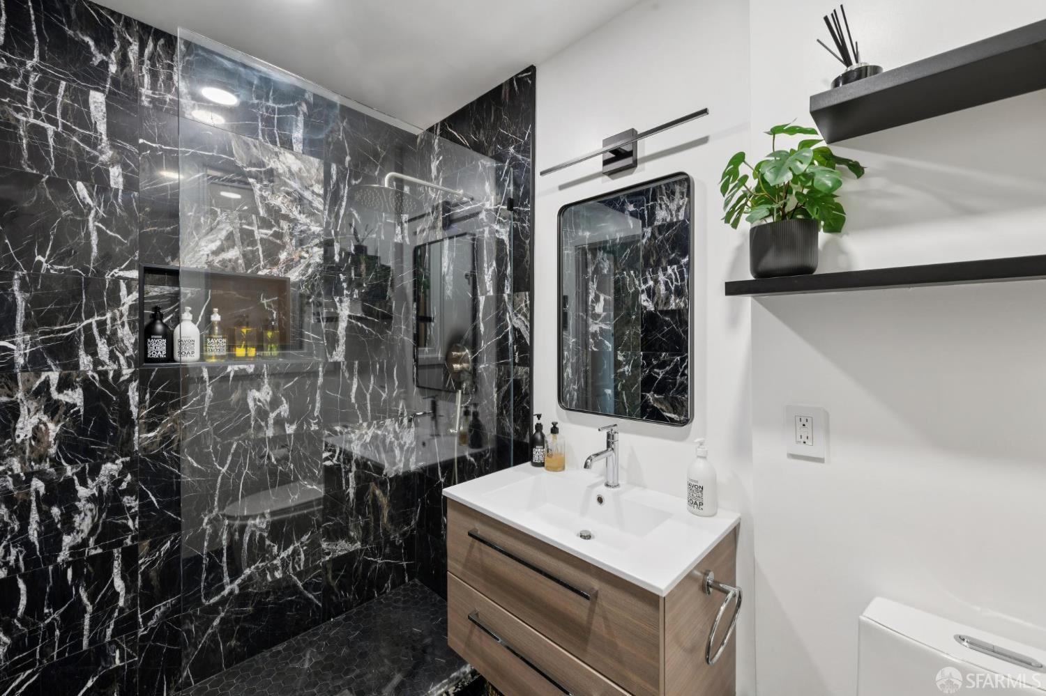 1407 Montgomery Street # 2