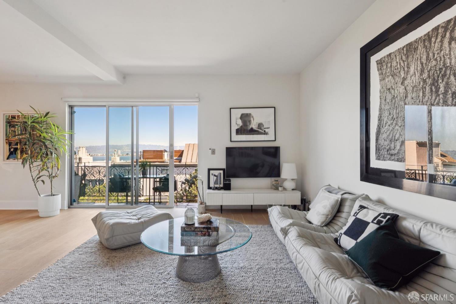 1407 Montgomery Street # 2
