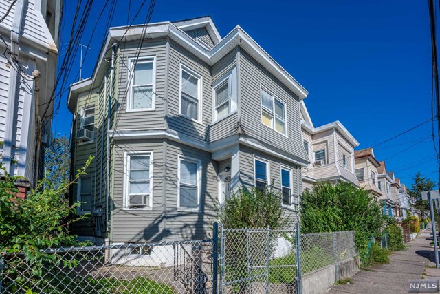 282 East 21st Street