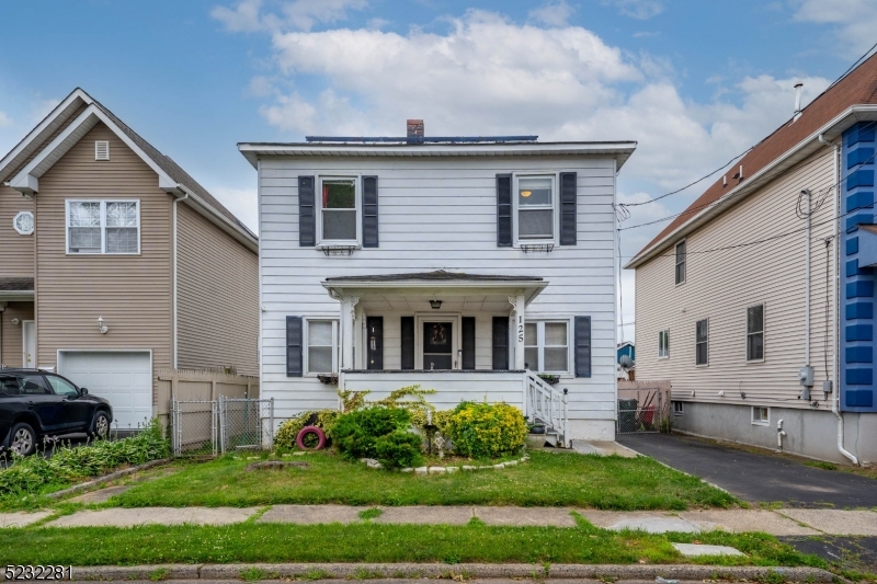 125 Pershing Ave
