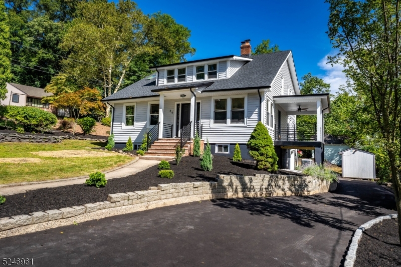 85 Lawrence Ave