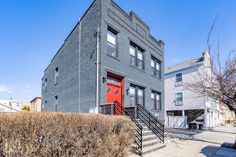 31 Heckel St