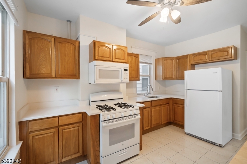 374 Halsted St 2