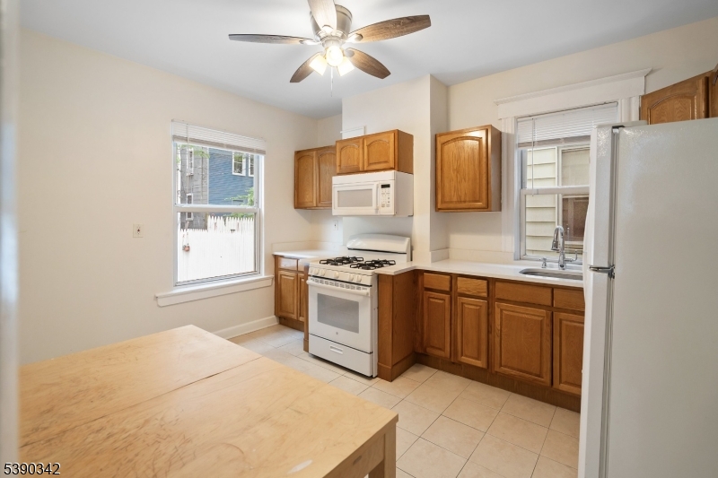 374 Halsted St 2