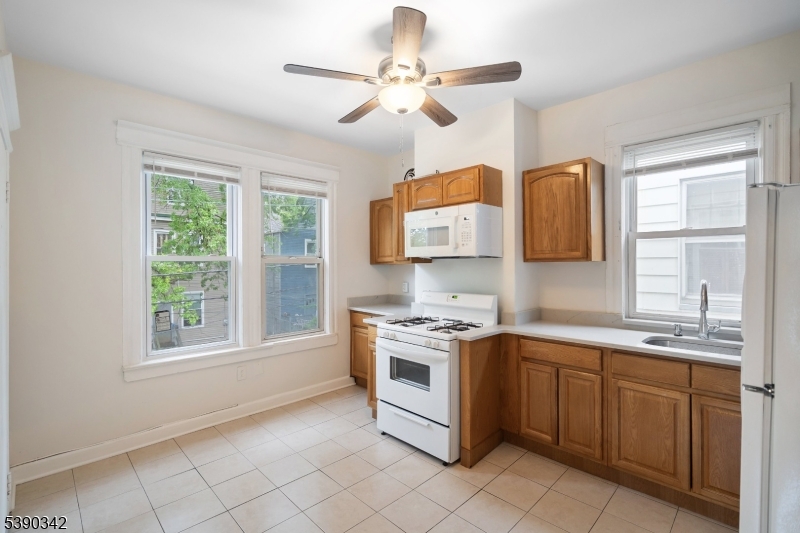 374 Halsted St 2