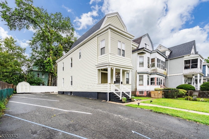374 Halsted St 2