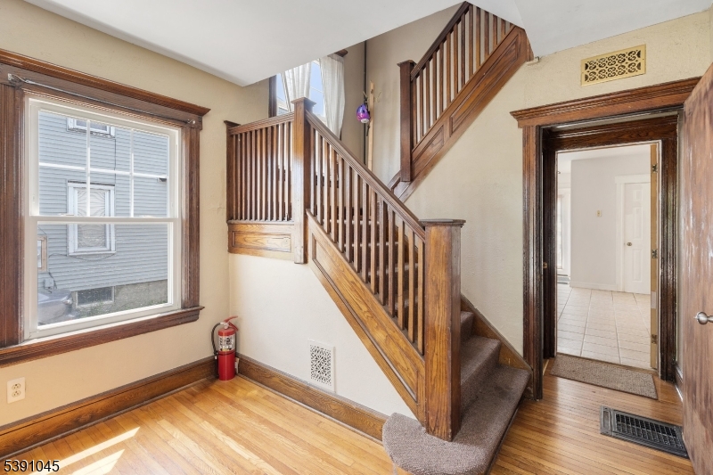 511 Grove St