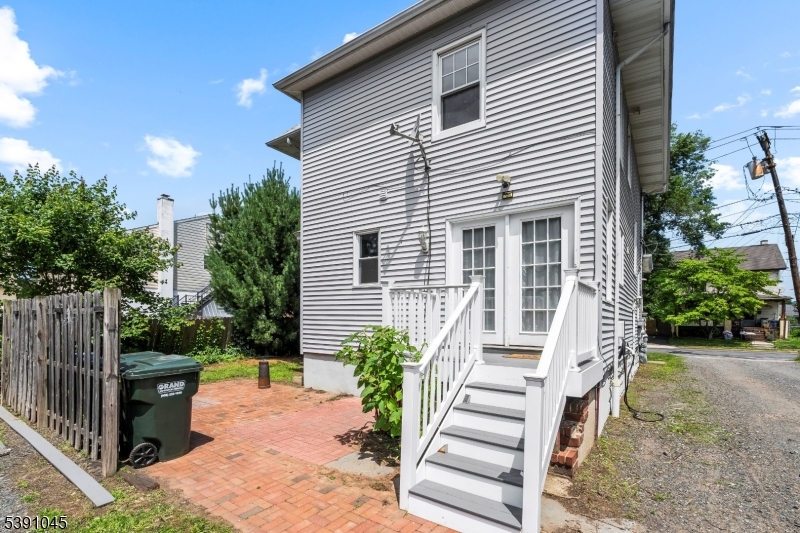 511 Grove St