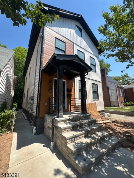 88 Sanford Ave