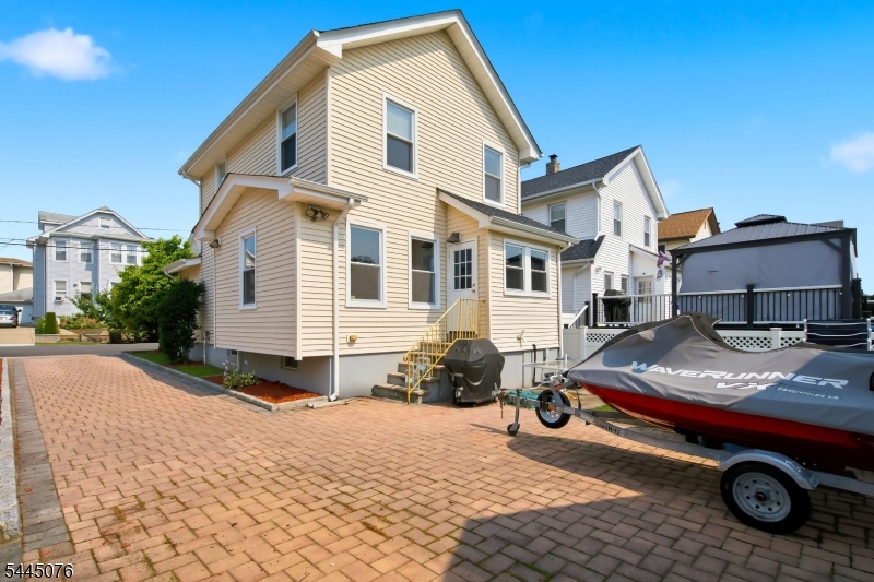 142 Morgan Pl