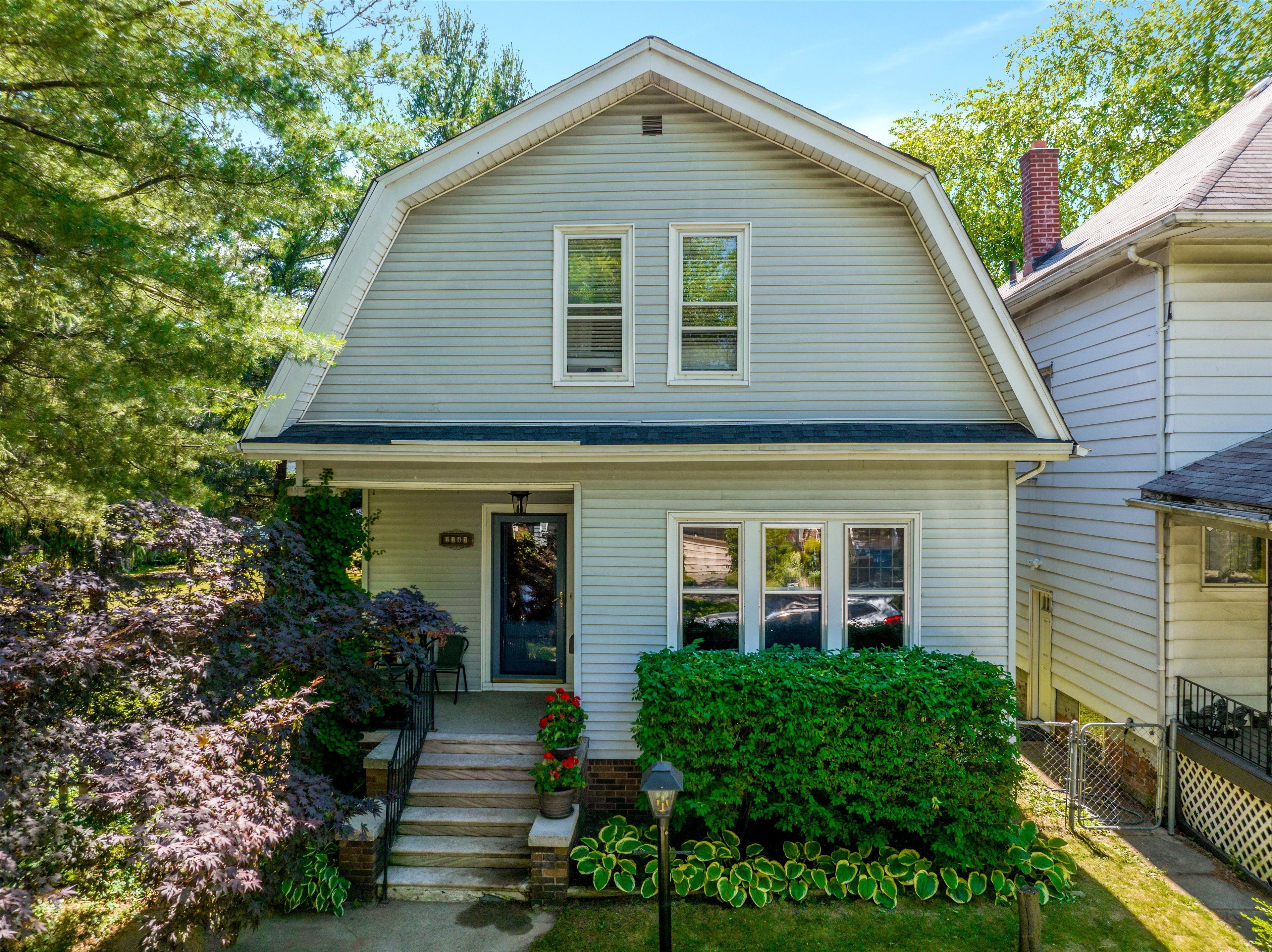 1141 Lakepointe Street