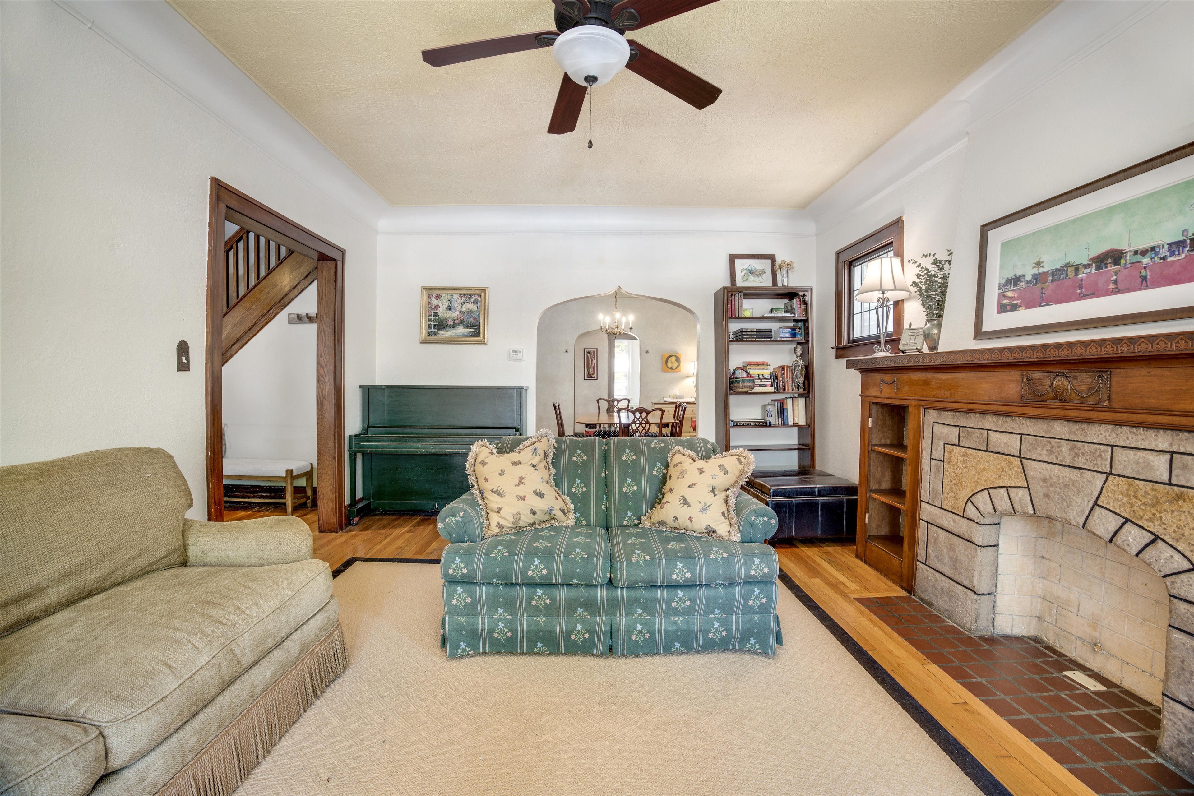 1141 Lakepointe Street