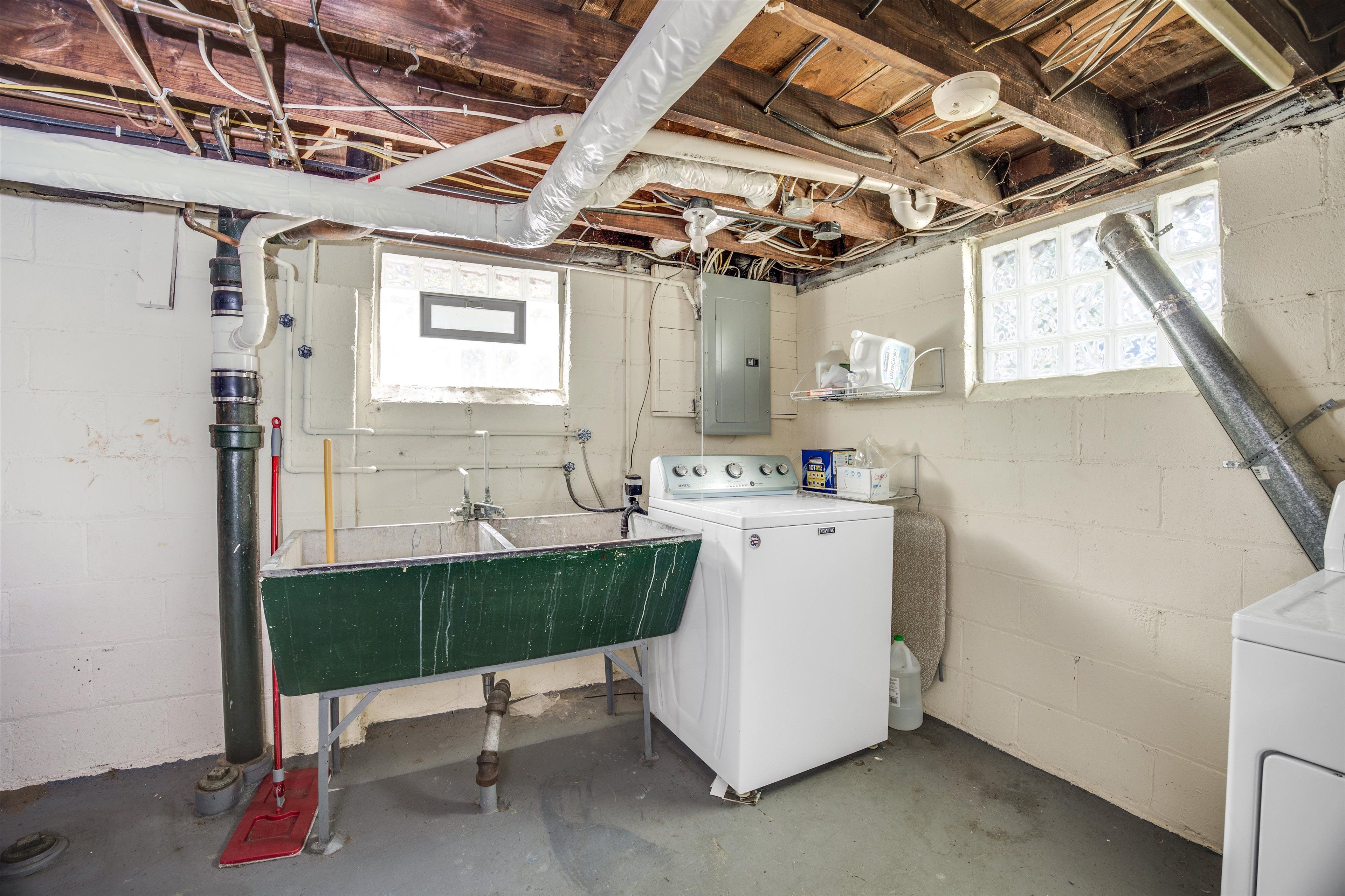 1141 Lakepointe Street