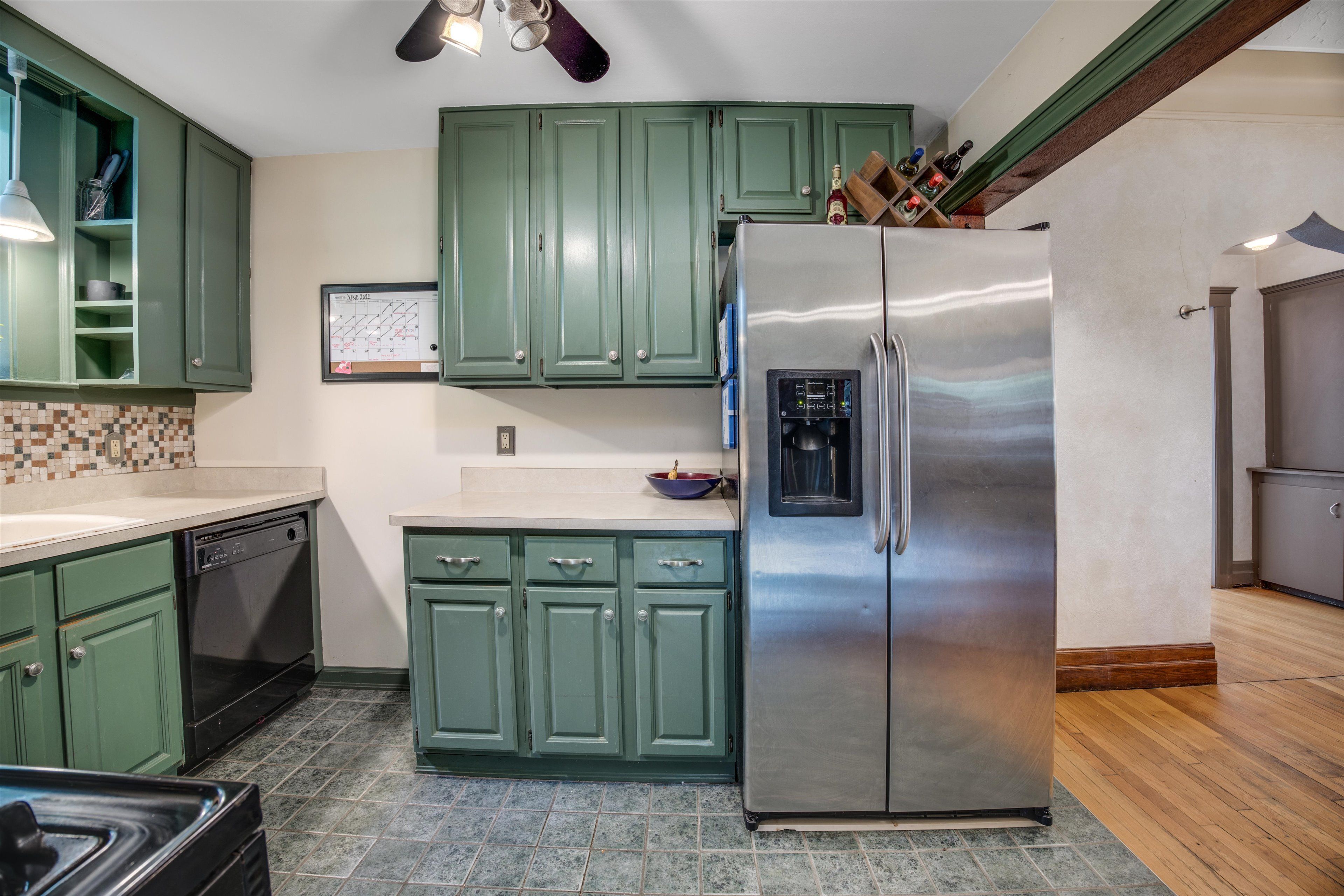 1141 Lakepointe Street