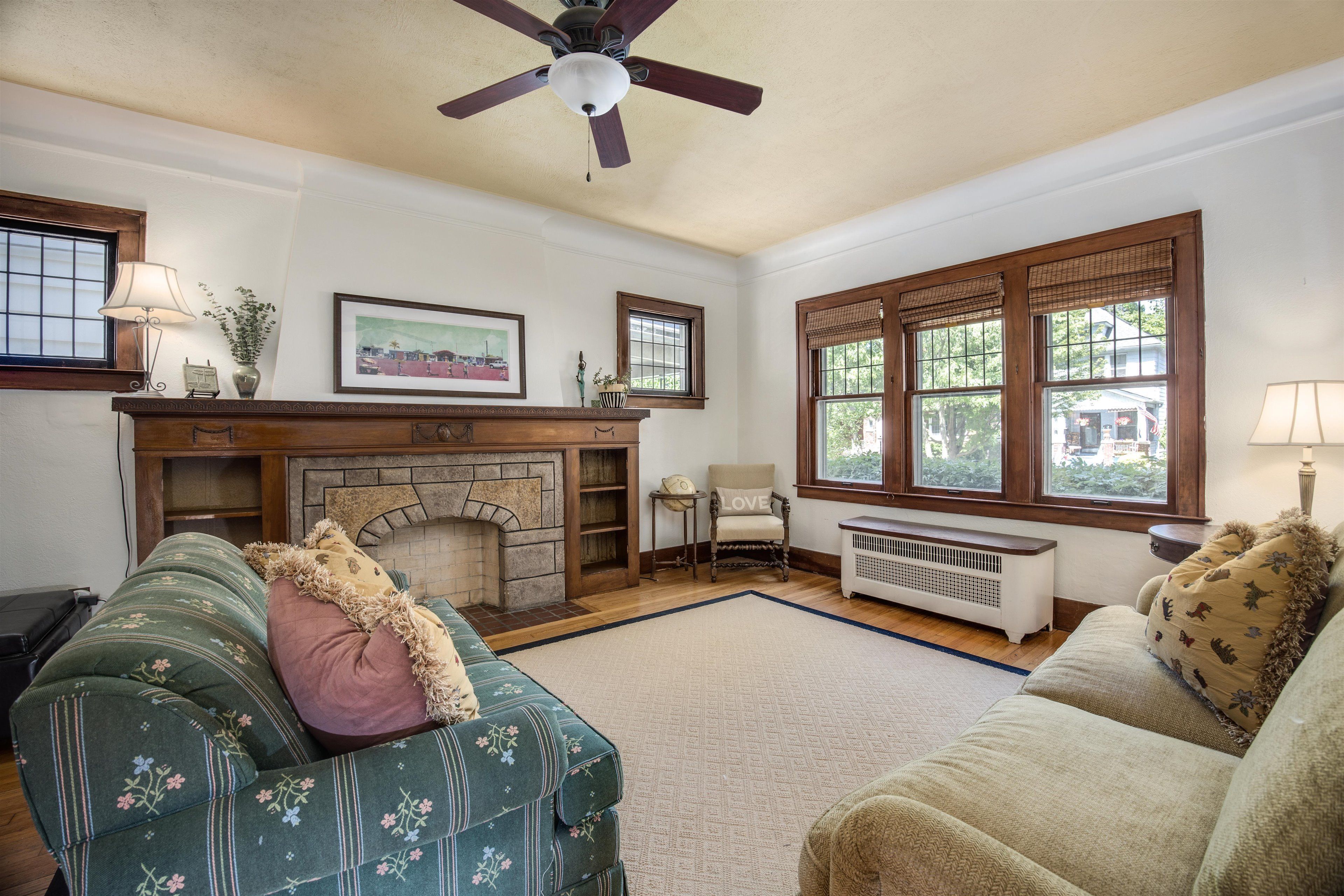 1141 Lakepointe Street