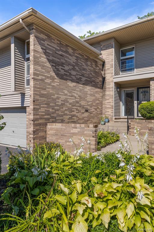 1232 Saint Aubin Place