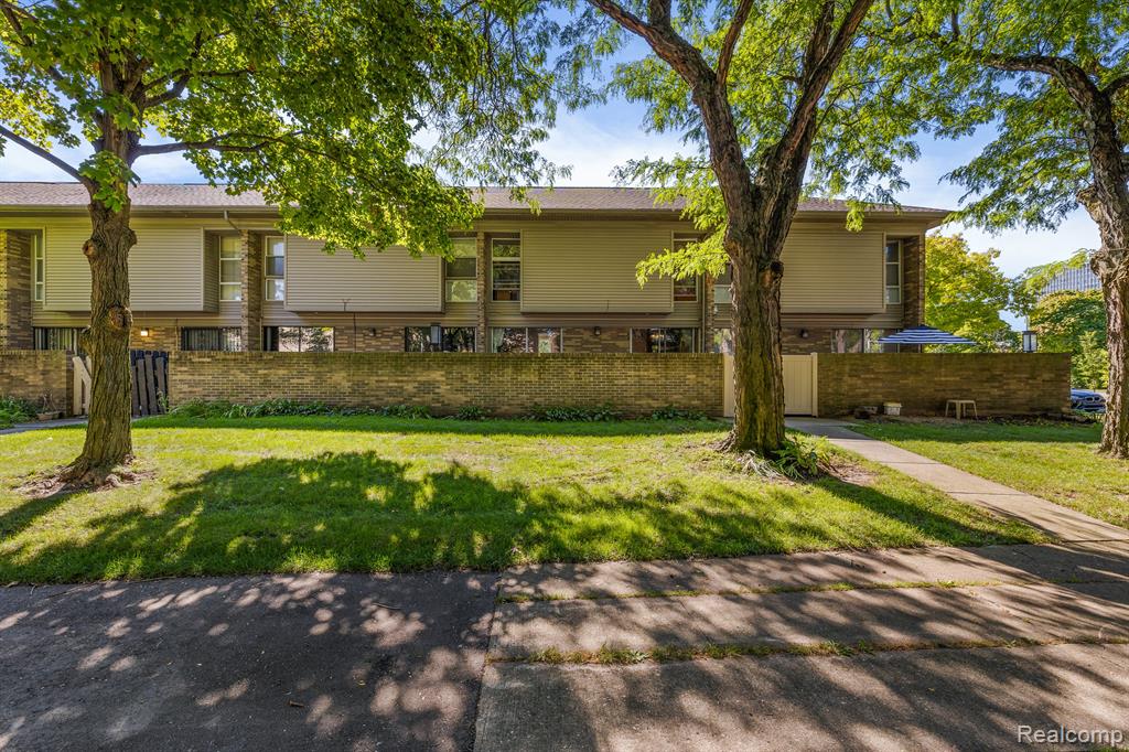 1232 Saint Aubin Place