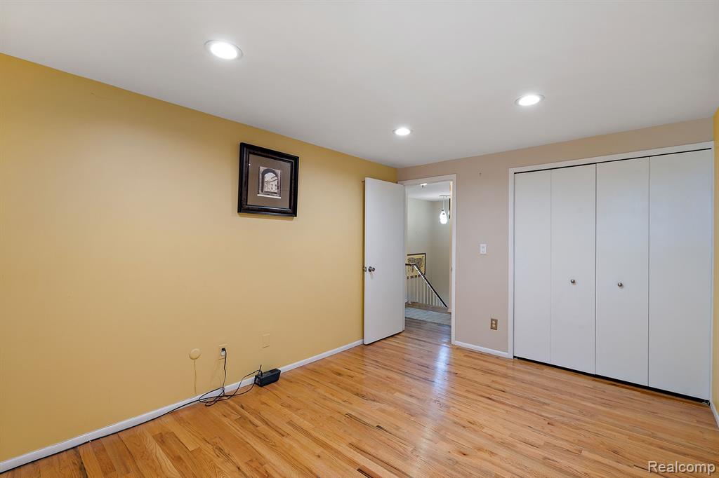 1232 Saint Aubin Place