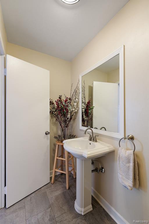 1232 Saint Aubin Place