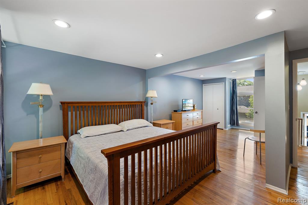 1232 Saint Aubin Place