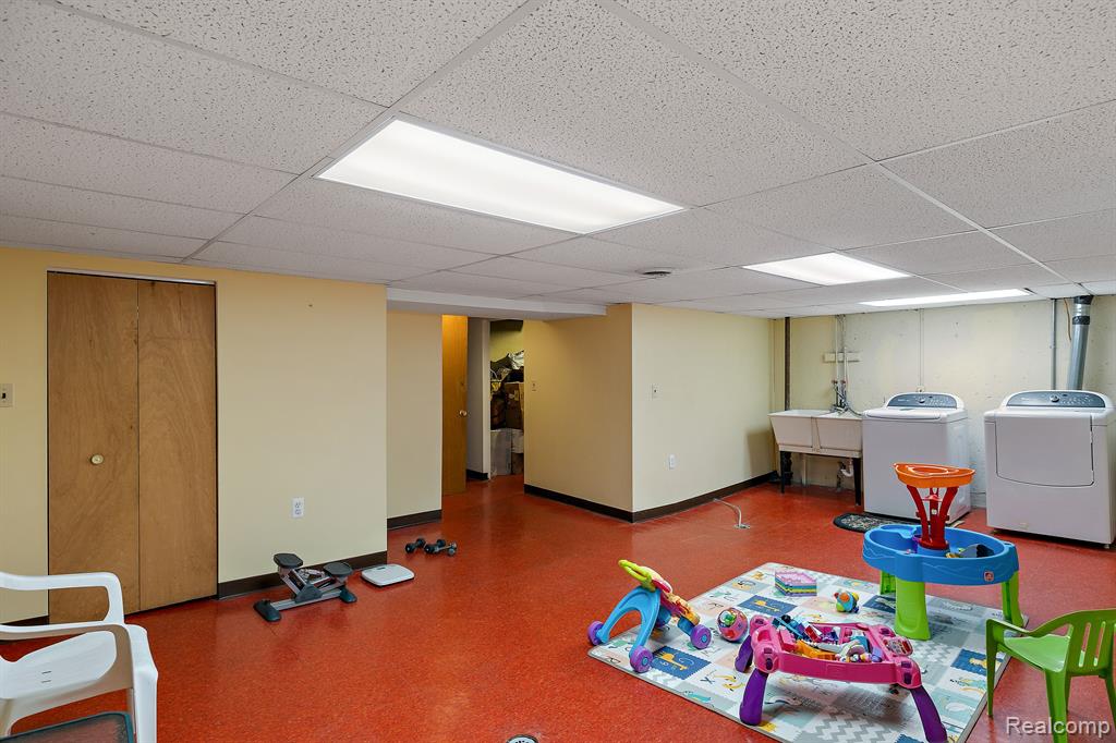 1232 Saint Aubin Place