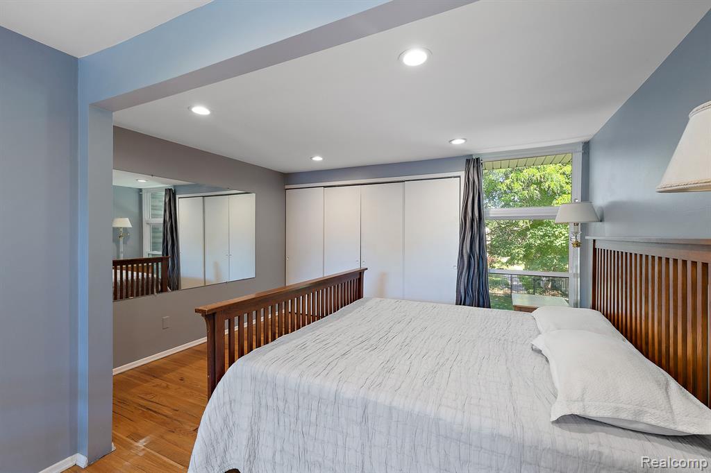 1232 Saint Aubin Place