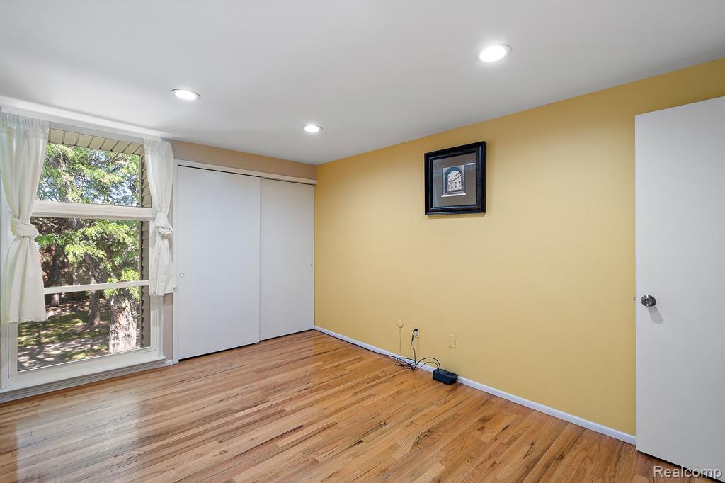 1232 Saint Aubin Place