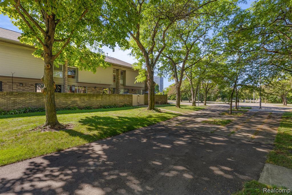 1232 Saint Aubin Place