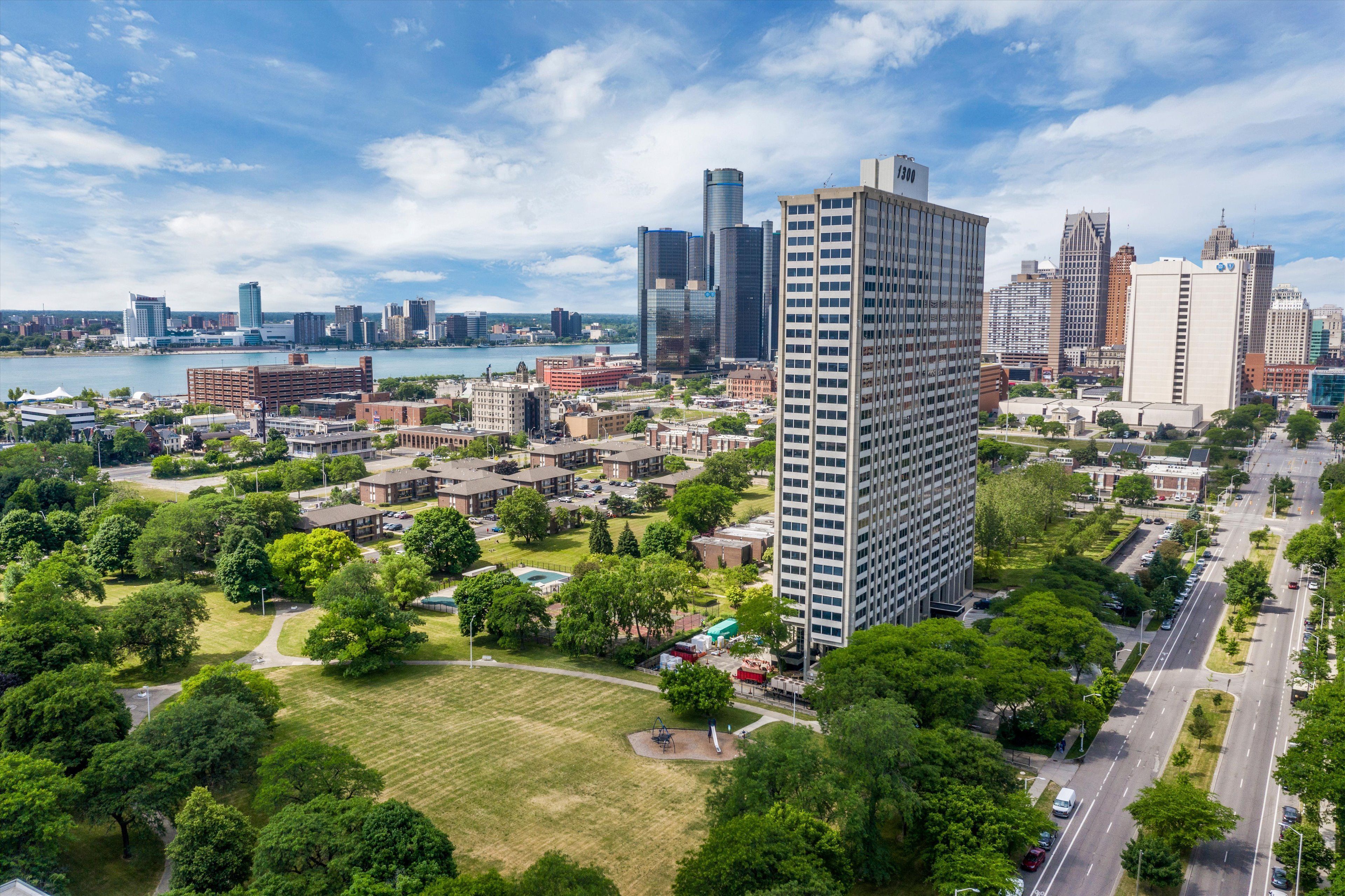 1300 E LAFAYETTE 209