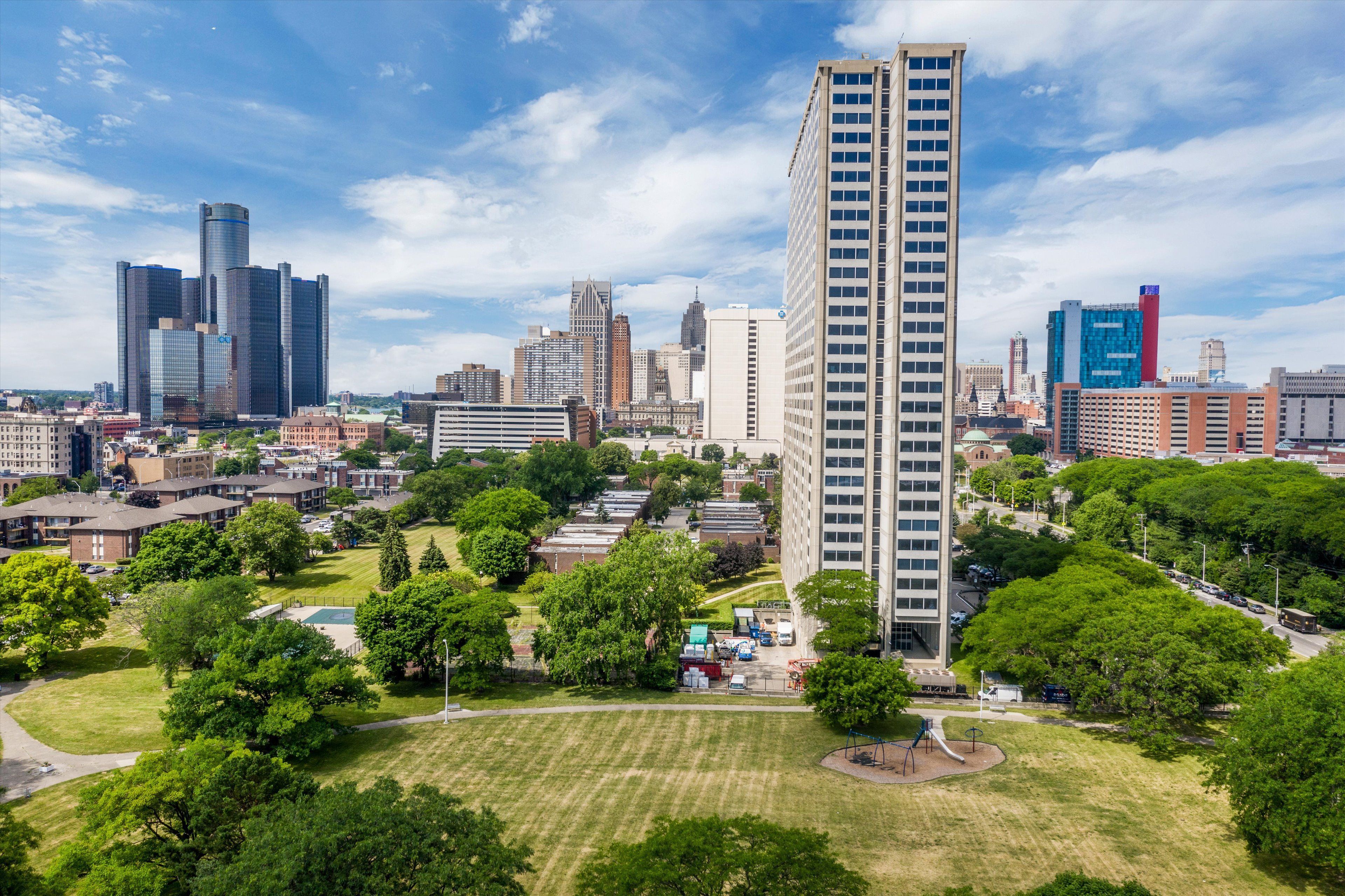 1300 E LAFAYETTE 209