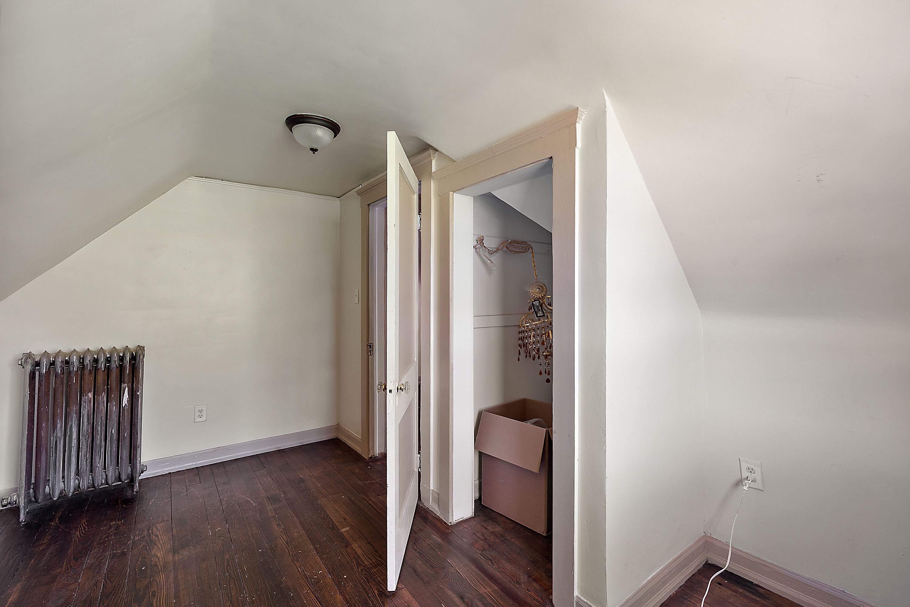 708 LONGFELLOW Street
