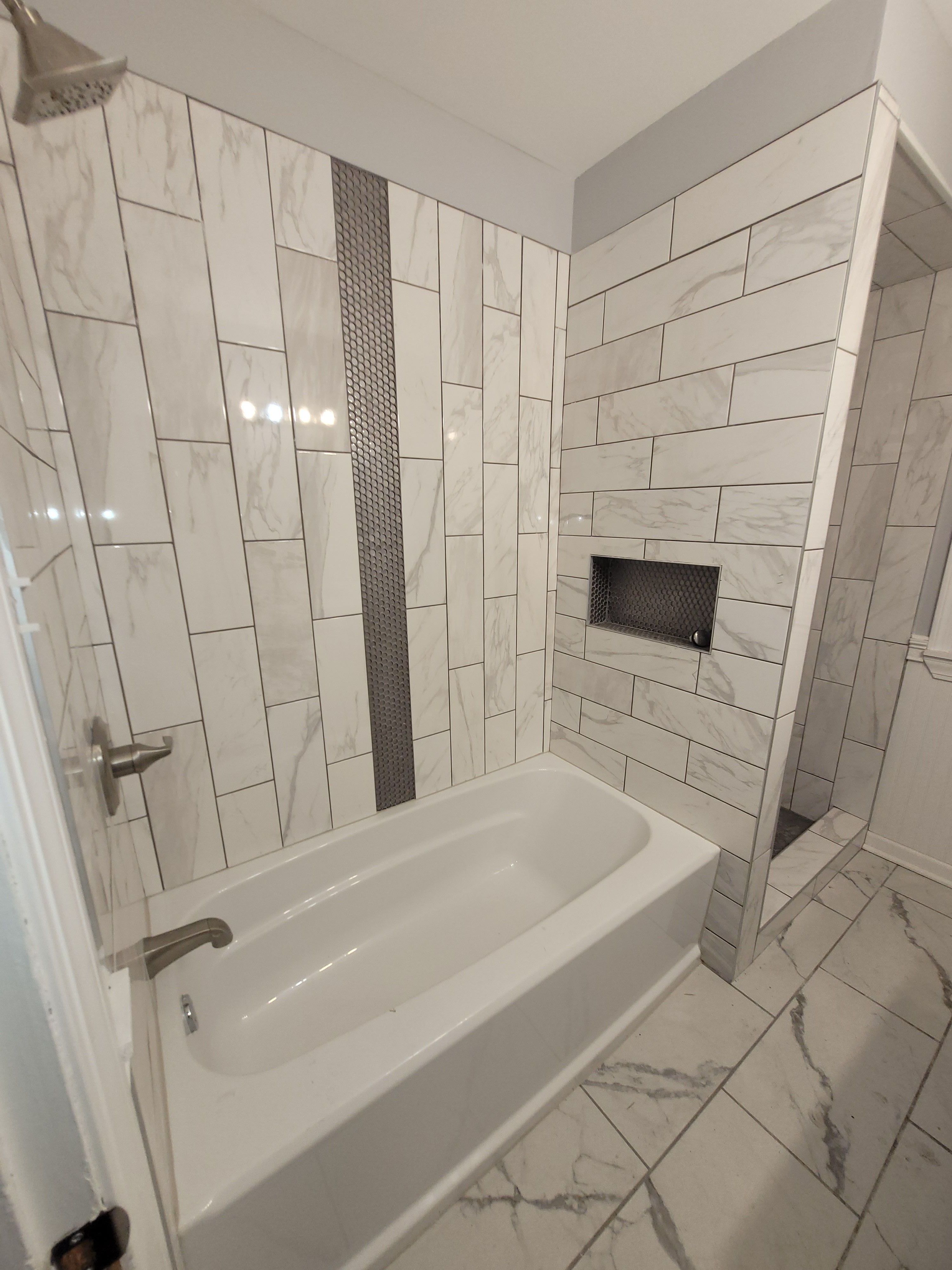 979 E GRAND Boulevard