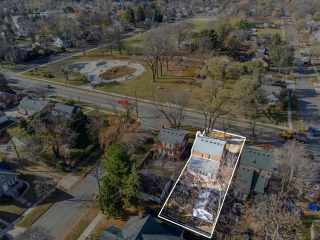 2112 Pinecrest Drive