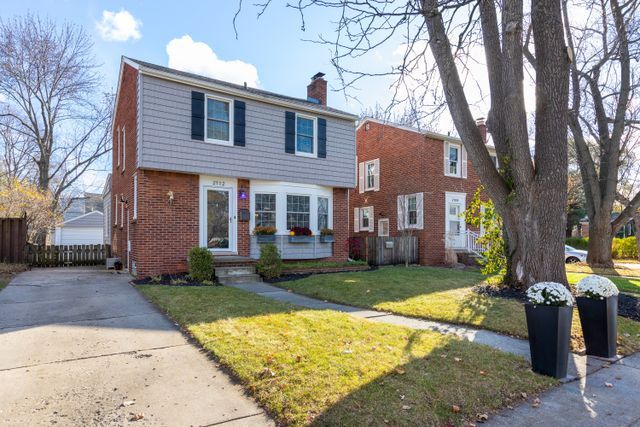 2112 Pinecrest Drive