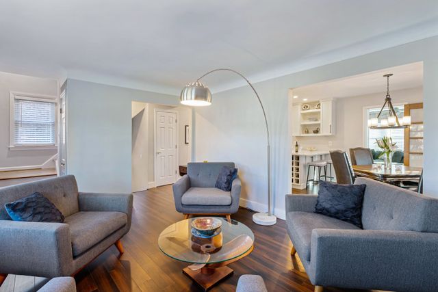 2112 Pinecrest Drive