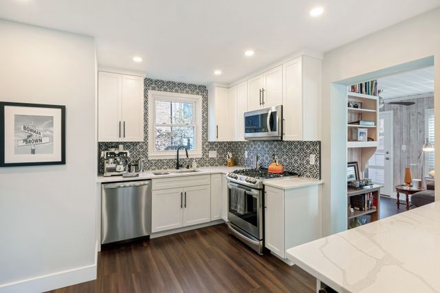2112 Pinecrest Drive
