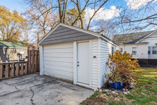 2112 Pinecrest Drive