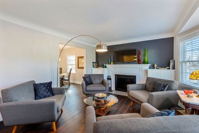 2112 Pinecrest Drive