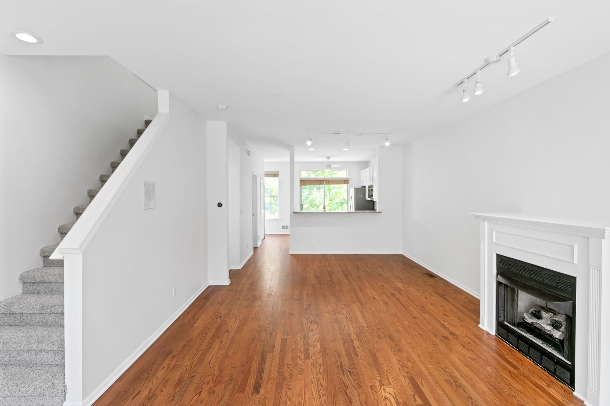 443 W HANCOCK Street