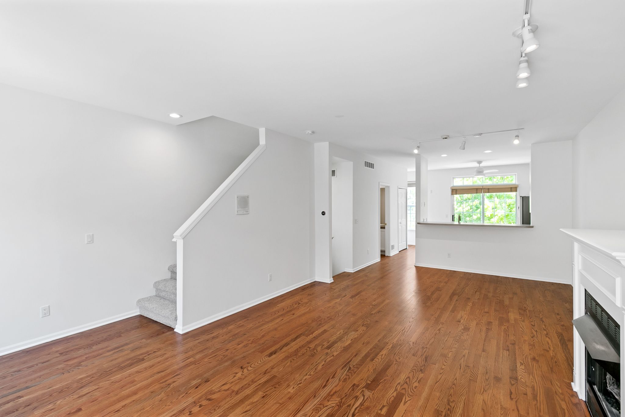 443 W HANCOCK Street