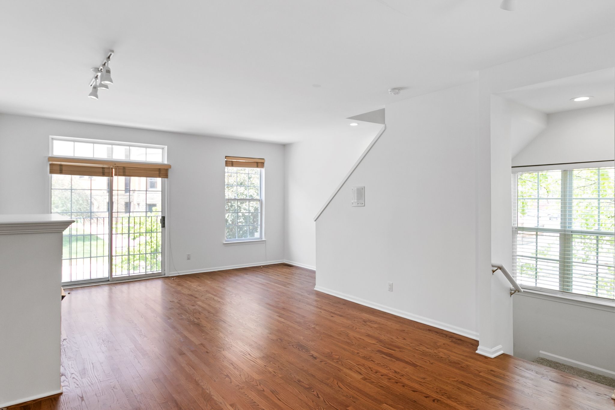 443 W HANCOCK Street