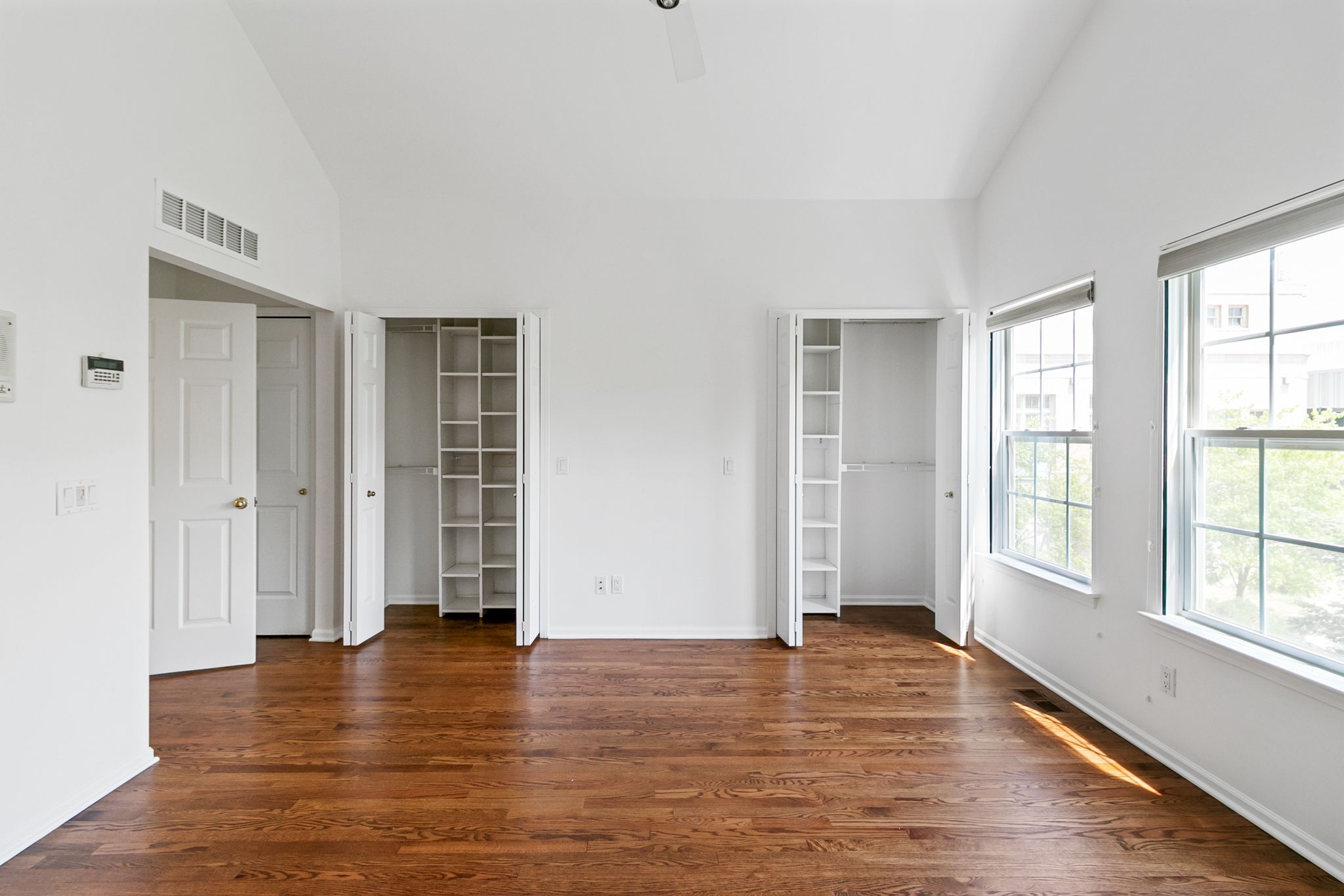 443 W HANCOCK Street