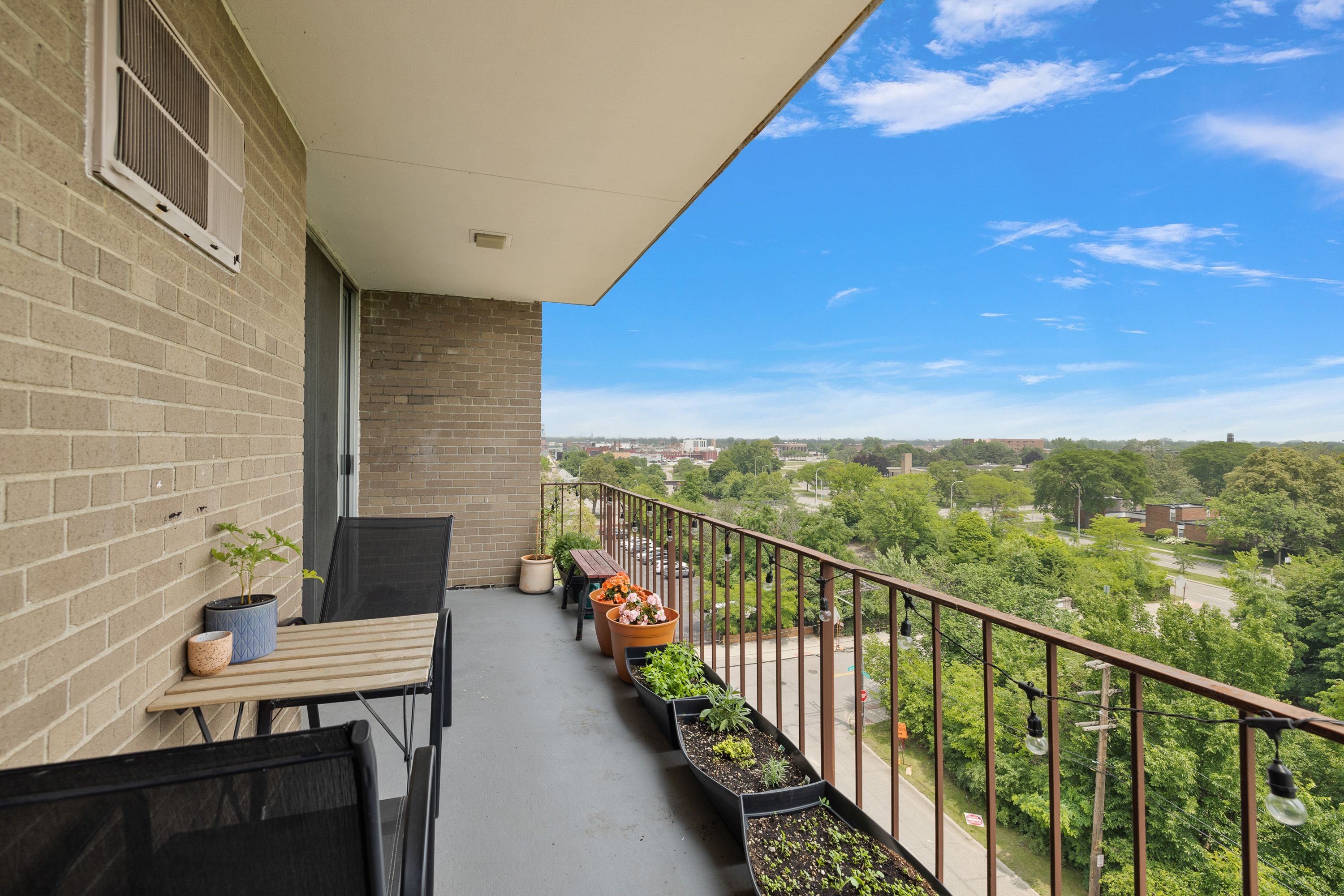 1941 ORLEANS Street 665