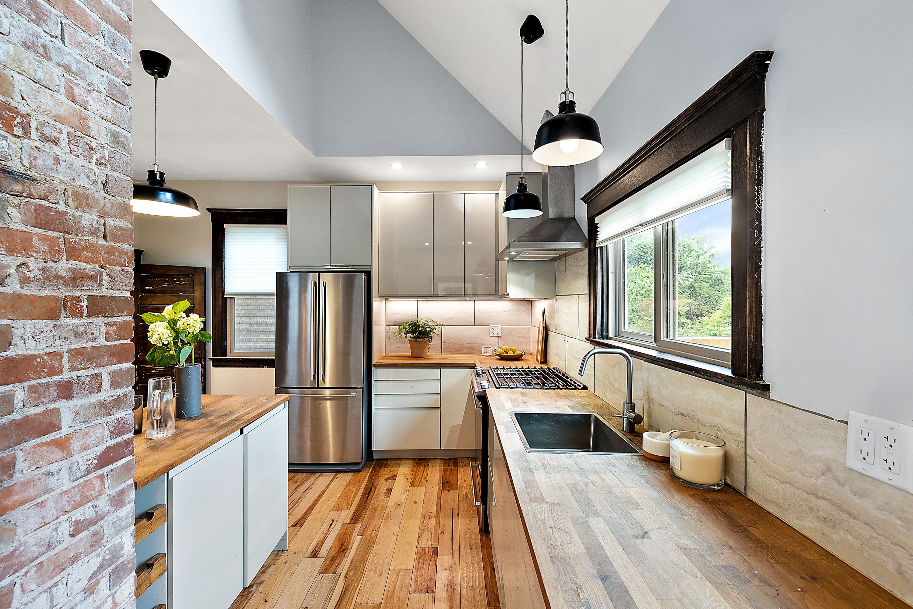 1734 W WILLIS Street