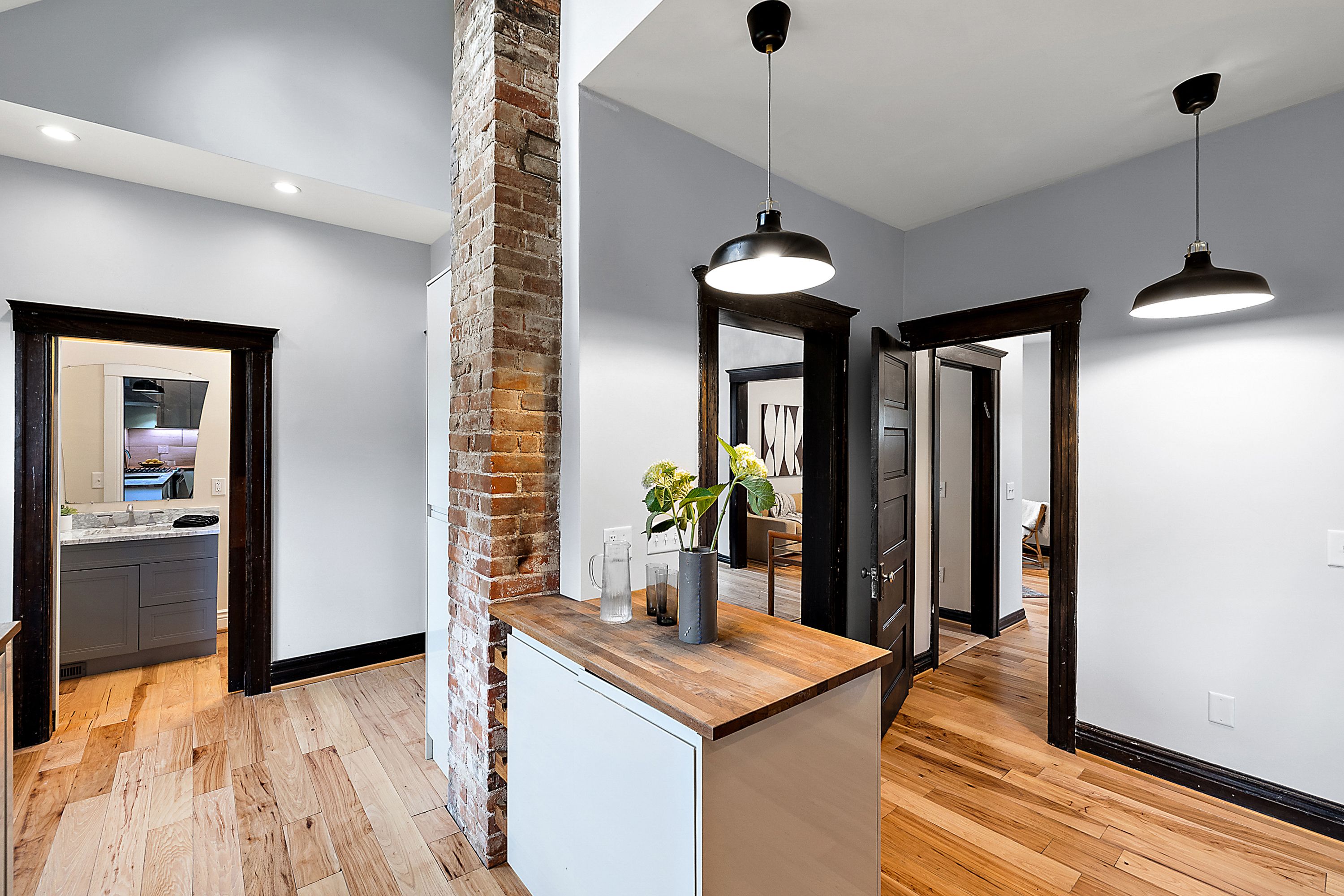 1734 W WILLIS Street