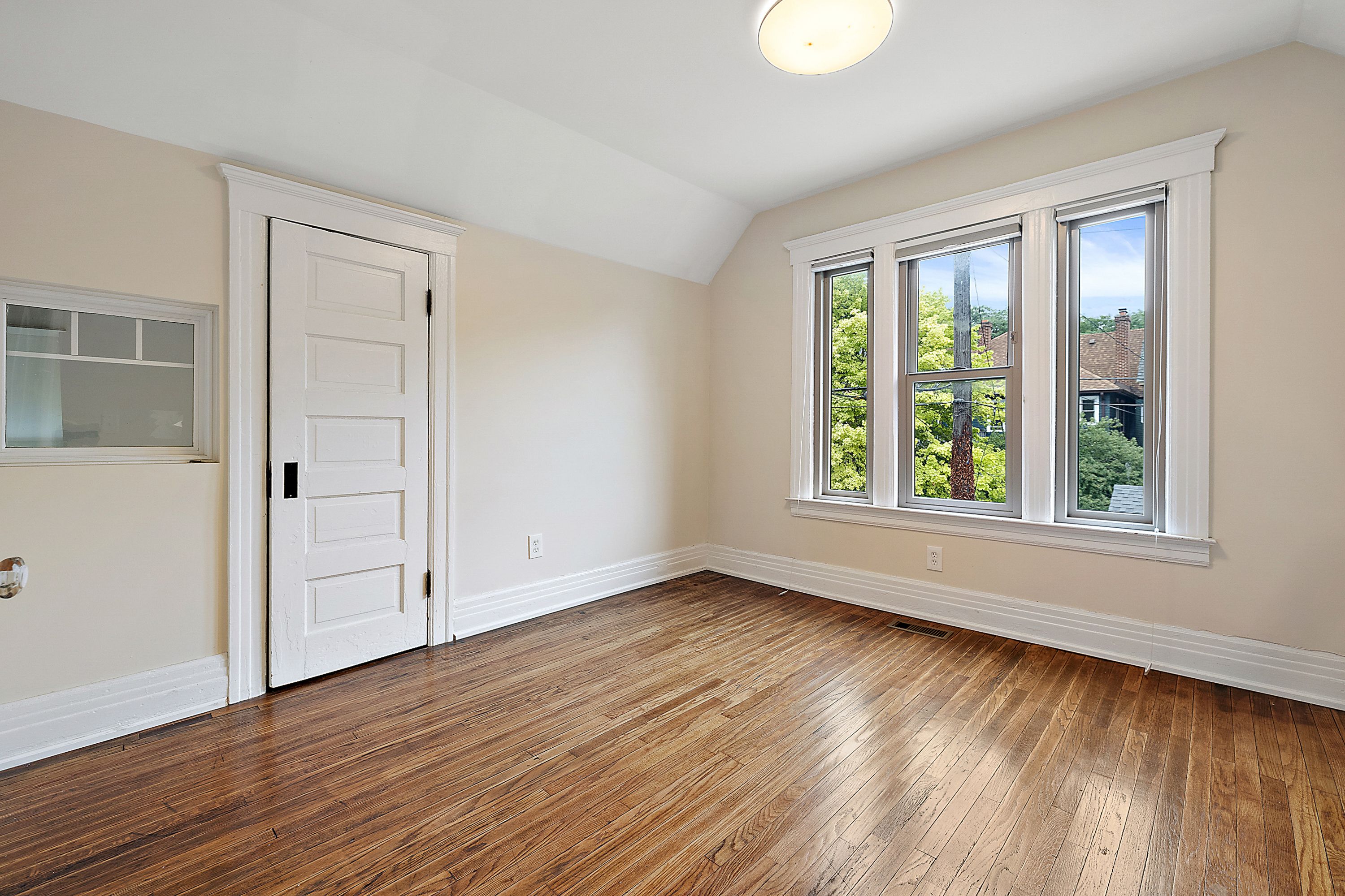 1734 W WILLIS Street