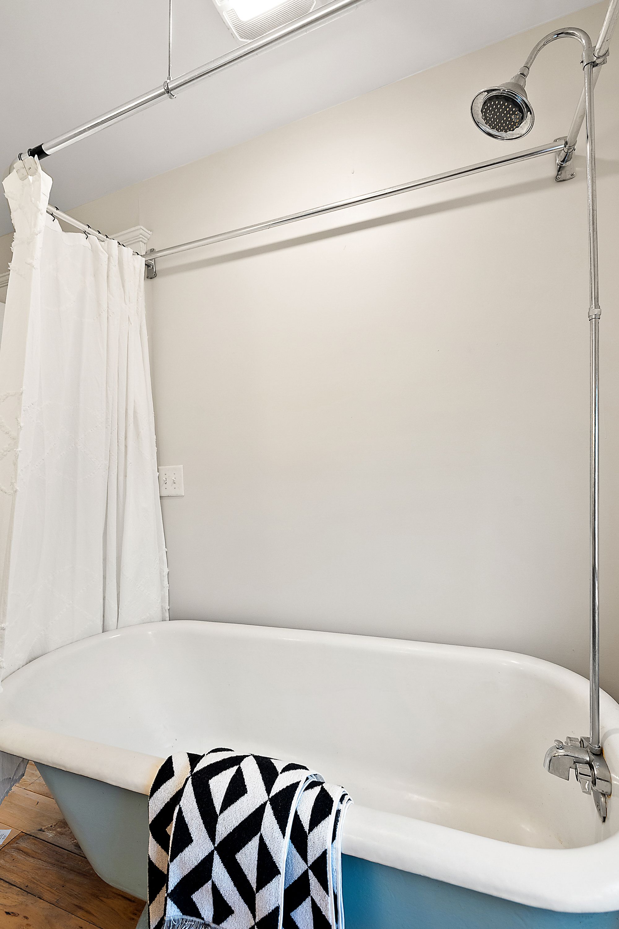 1734 W WILLIS Street