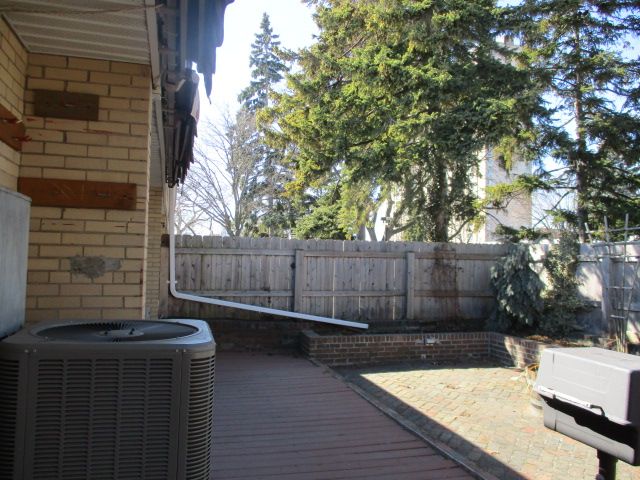 1543 CHATEAUFORT 043