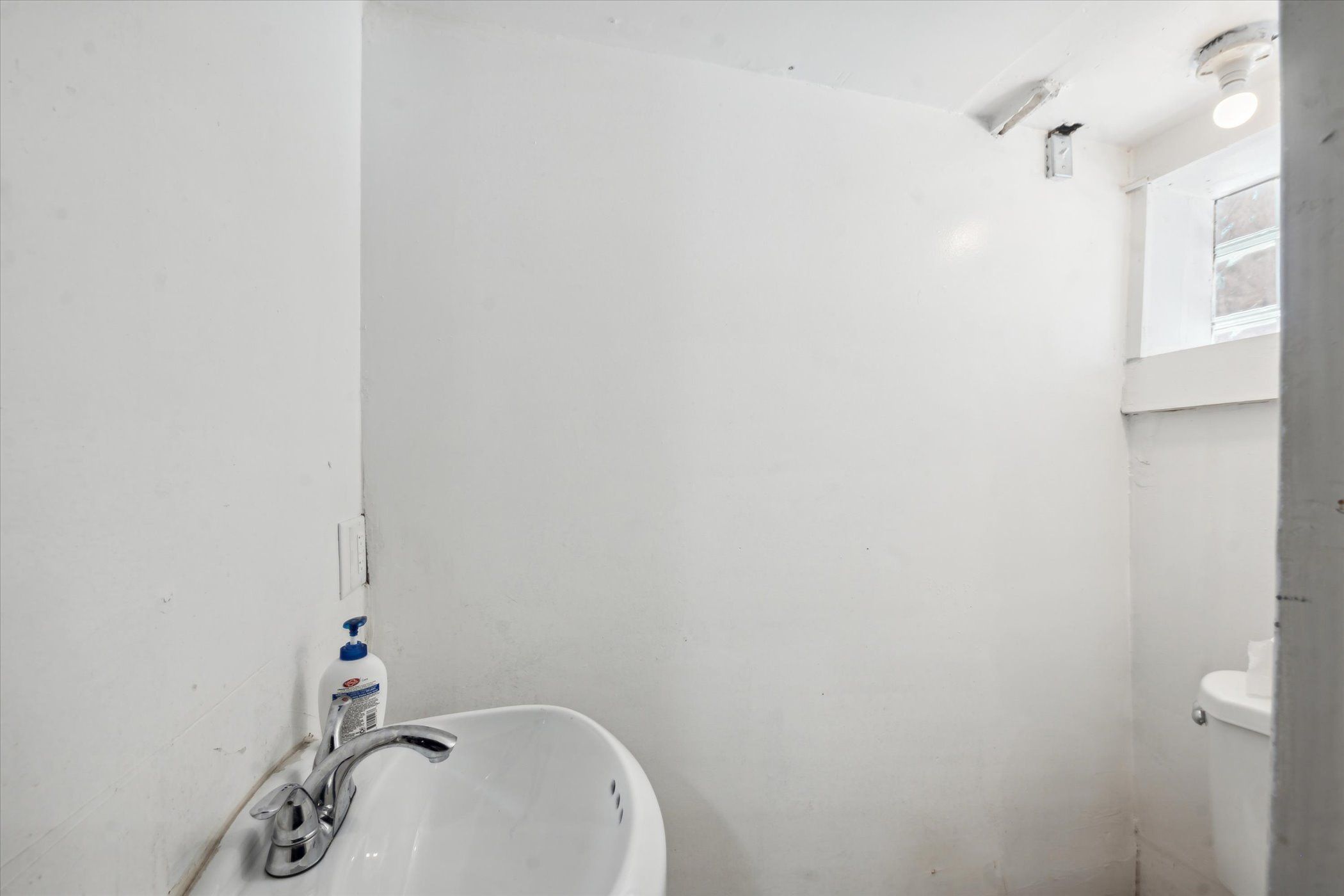 2319 ATKINSON Street N