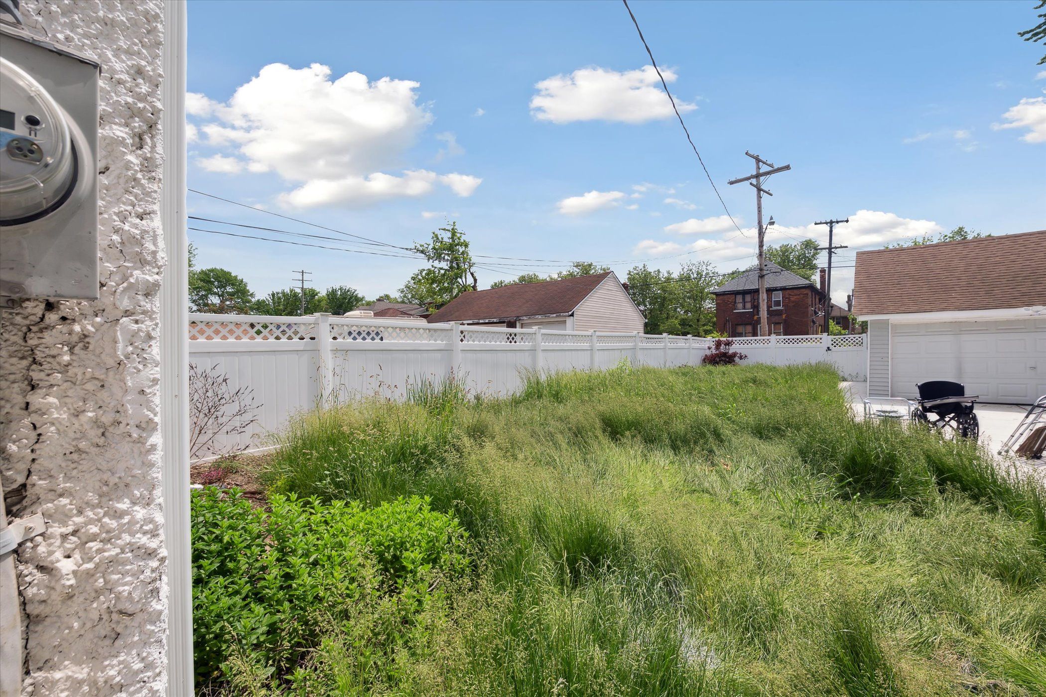 2319 ATKINSON Street N